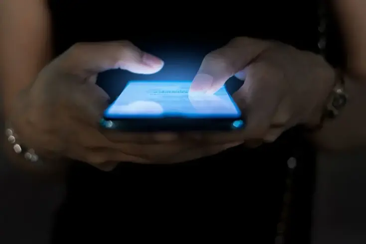 3.3'lük deprem öncesi telefonlara gönderilen uyarı mesajı infial yarattı 3 3 4 luk deprem oncesi telefonlara gonderilen 18978990 2098 amp