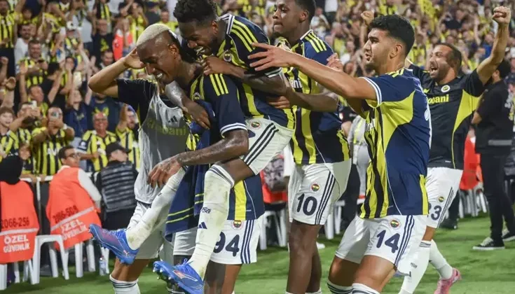 Atılan manşetleri görmeniz lazım! Bütün dünya Fenerbahçe’yi konuşuyor