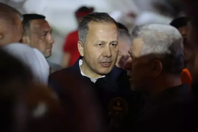 Balıkesir'de 6.1 büyüklüğünde deprem! Enkaz altında kalan 1 kişi hayatını kaybetti