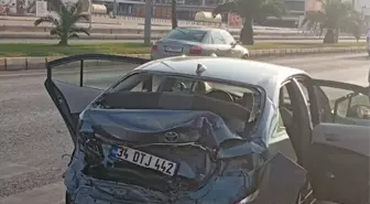 Edremit'te Tır, Kırmızı Işıkta Bekleyen Otomobile Çarptı: Sürücü Yaralı 3 balikesir de tirin otomobile carpmasi sonucu 18911573 amp