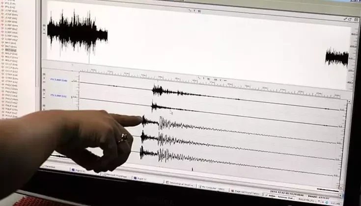 Beşik gibi! Balıkesir Sındırgı’da yine deprem oldu