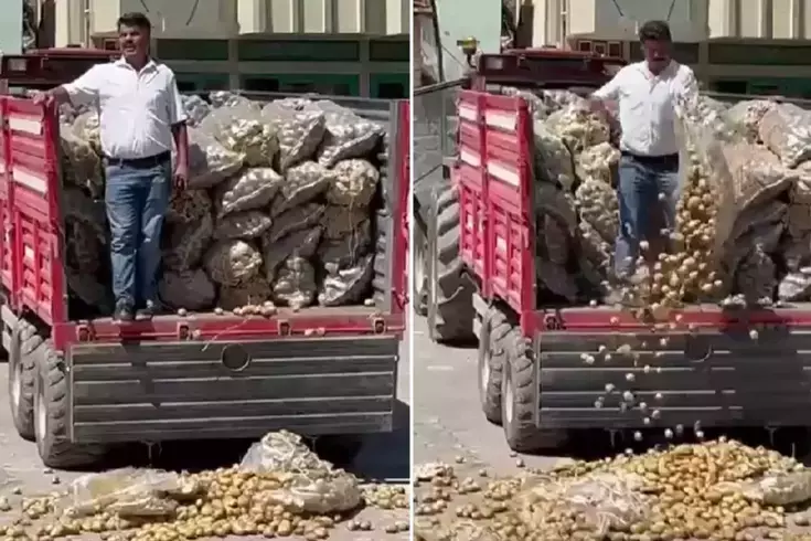 Çiftçi bir traktör patatesi köy meydanına döktü, bakanlık soruşturma başlattı 3 ciftci bir traktor patatesi koy meydanina doktu 18955600 7614 amp