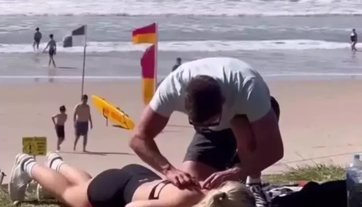 Çiftin plajdaki iğrenç hareketi vatandaşların tepkisini çekti