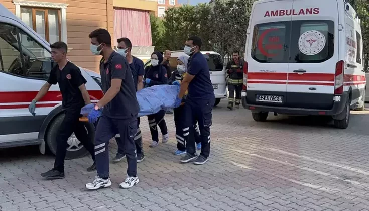 Eşinin cansız bedeniyle 1 hafta boyunca yaşadı