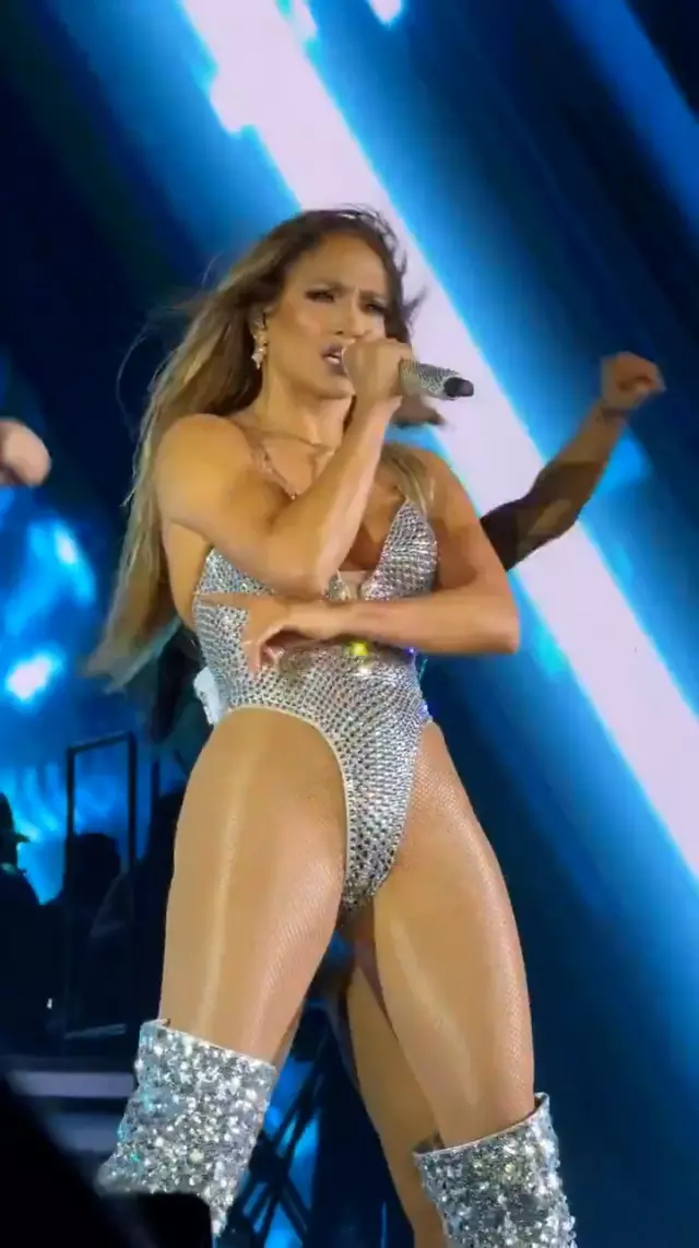 Jennifer Lopez, İstanbul'u adeta salladı