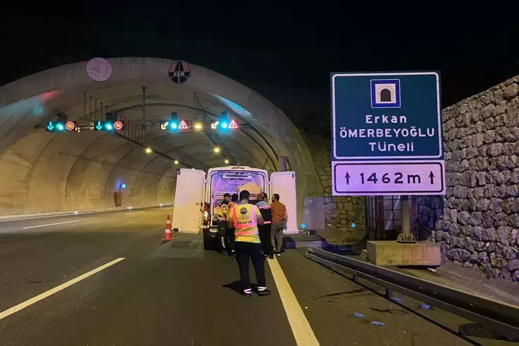 kuzey marmara otoyolu nda otomobilin carptigi 18978160 amp