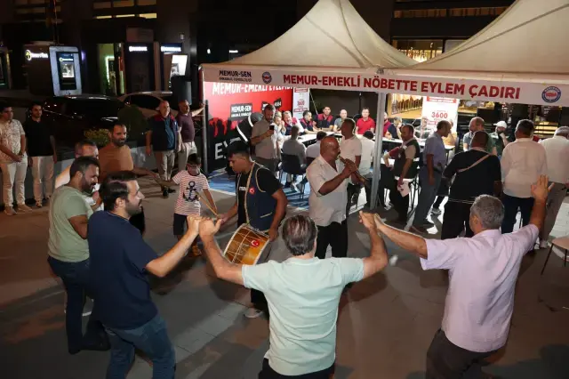 Memur-Sen, 81 ilde toplu sözleşme tekliflerini protesto için çadır kurdu