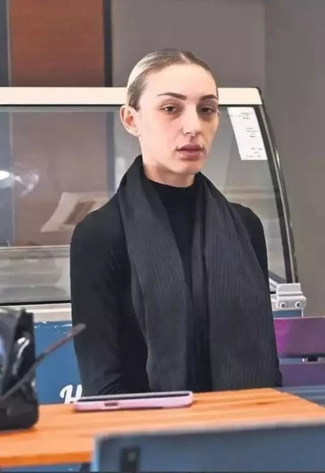 Kiralık katil mi tuttu? G&uuml;ll&uuml;'n&uuml;n kızı sessizliğini ilk kez bozdu